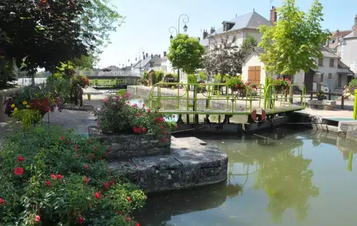 1 Cercy fleurie web - Rives du Morvan Tourisme