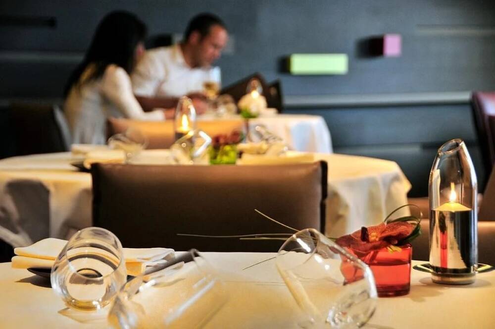 Vue chaleureuse du restaurant la table de Jérôme