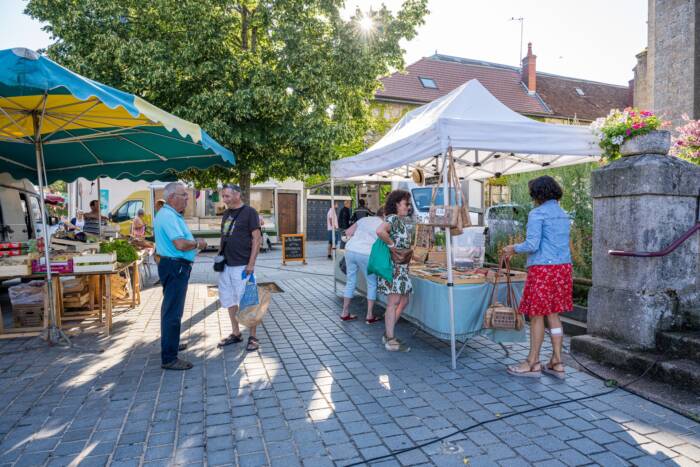 Marché de Luzy