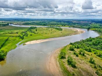 default Vue aérienne de la Loire en plein été